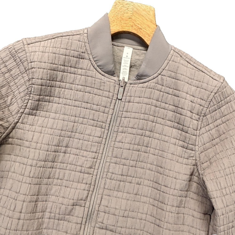 Lululemon Jacket Womens 6 Purple Quilted Bomber Full Zip Lined Pockets Athletic